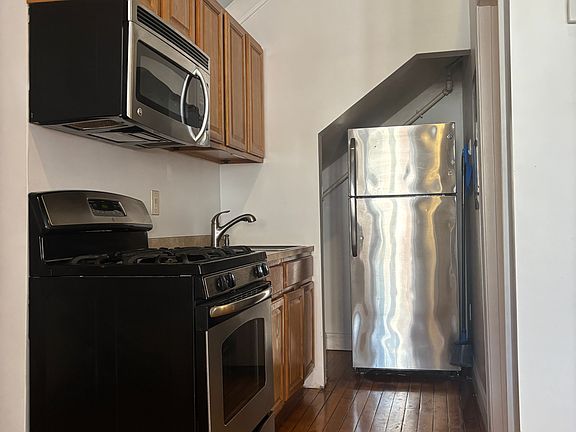 4th image of 124 Washington St #303