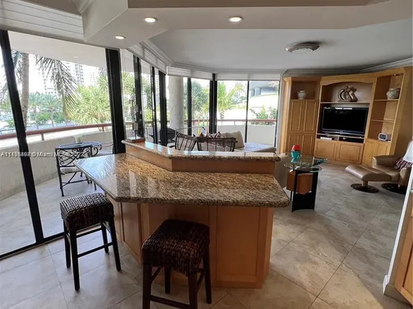 15645 Collins Ave APT 301, Sunny Isles Beach, FL 33160