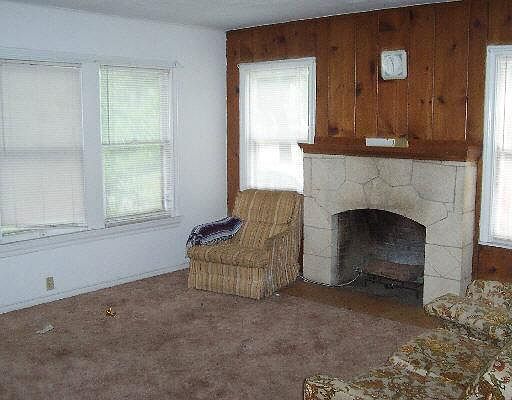2nd image of 2009 CLOWER ST