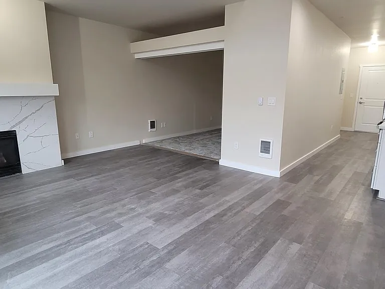 Main Place Apartments — Photo 9
