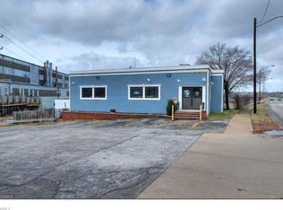 901 Harvard Ave, Newburgh Heights, OH 44105