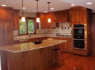 5490 Valleywood Cir, Shorewood, MN 55331