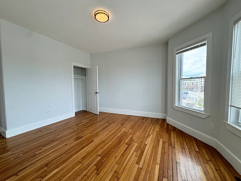 301 Hancock St #3 — Photo 11