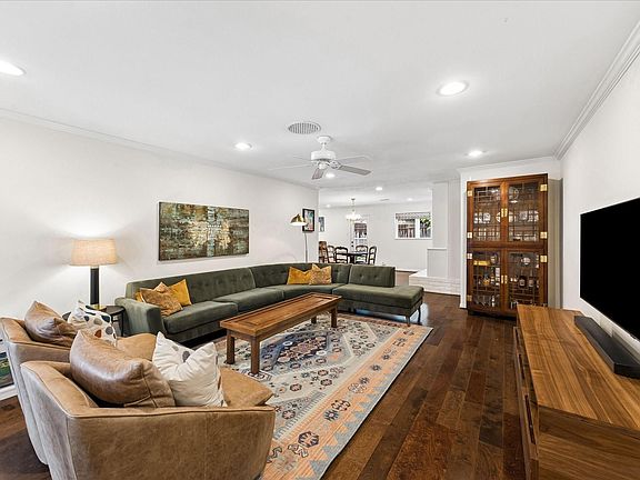 4th image of 4410 Santee St