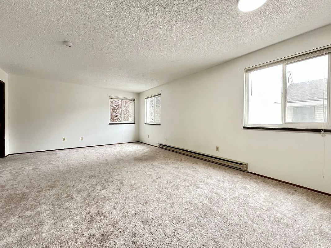 Building Photo - 10525 Midvale Ave N #302