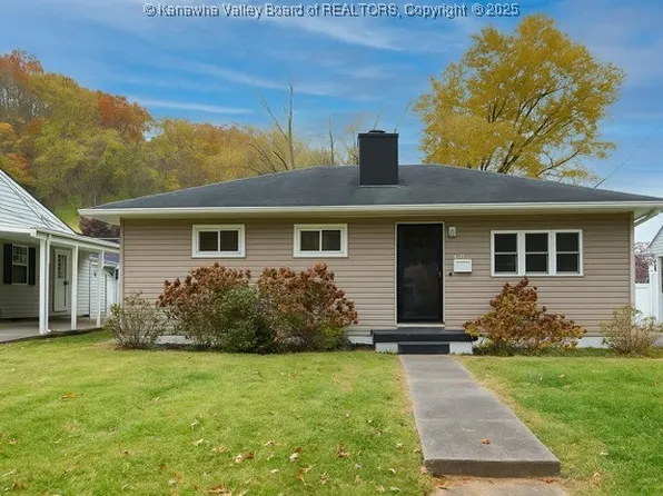 205 Sun Valley Dr, Saint Albans, WV 25177