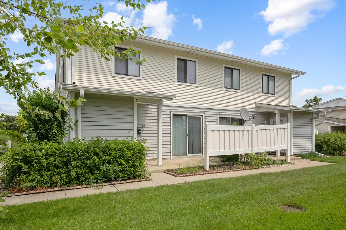 2 bed, 1.5 bath, 1340 sqft, $2,200 — Photo 4