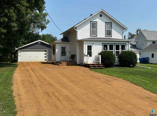 108 W Center Ave, Lennox, SD 57039