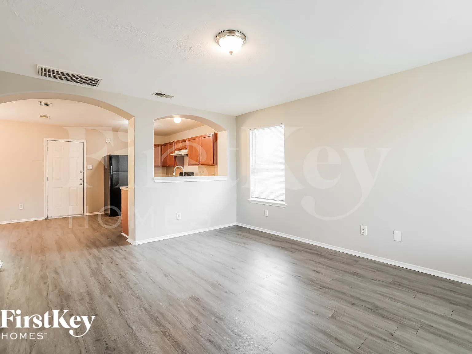 3 bed, 2.5 bath, 1596 sqft, $1,545 — Photo 3