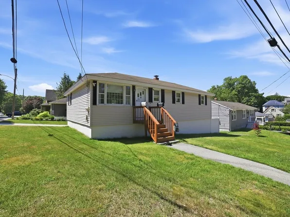65 Clover St, Worcester, MA 01603