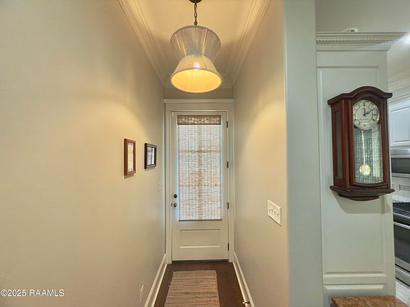 3rd image of 106 Nautilus Ct