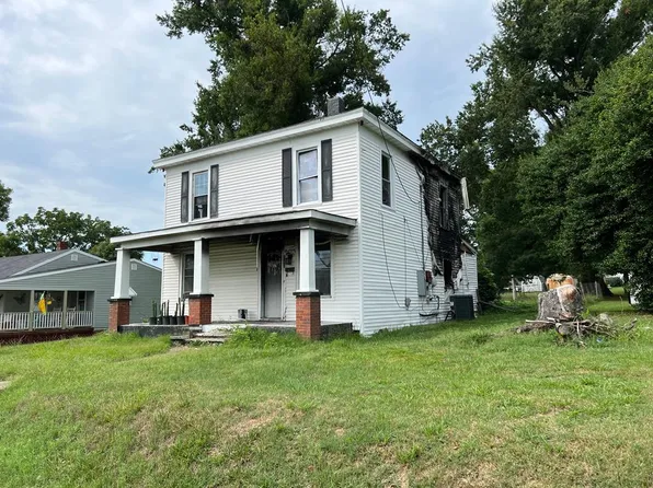 512 E Virginia Ave, Crewe, VA 23930