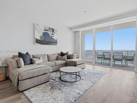 5th image of 600 NE 27th St APT 1204