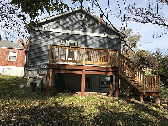 3rd image of 8522 Varney Ave