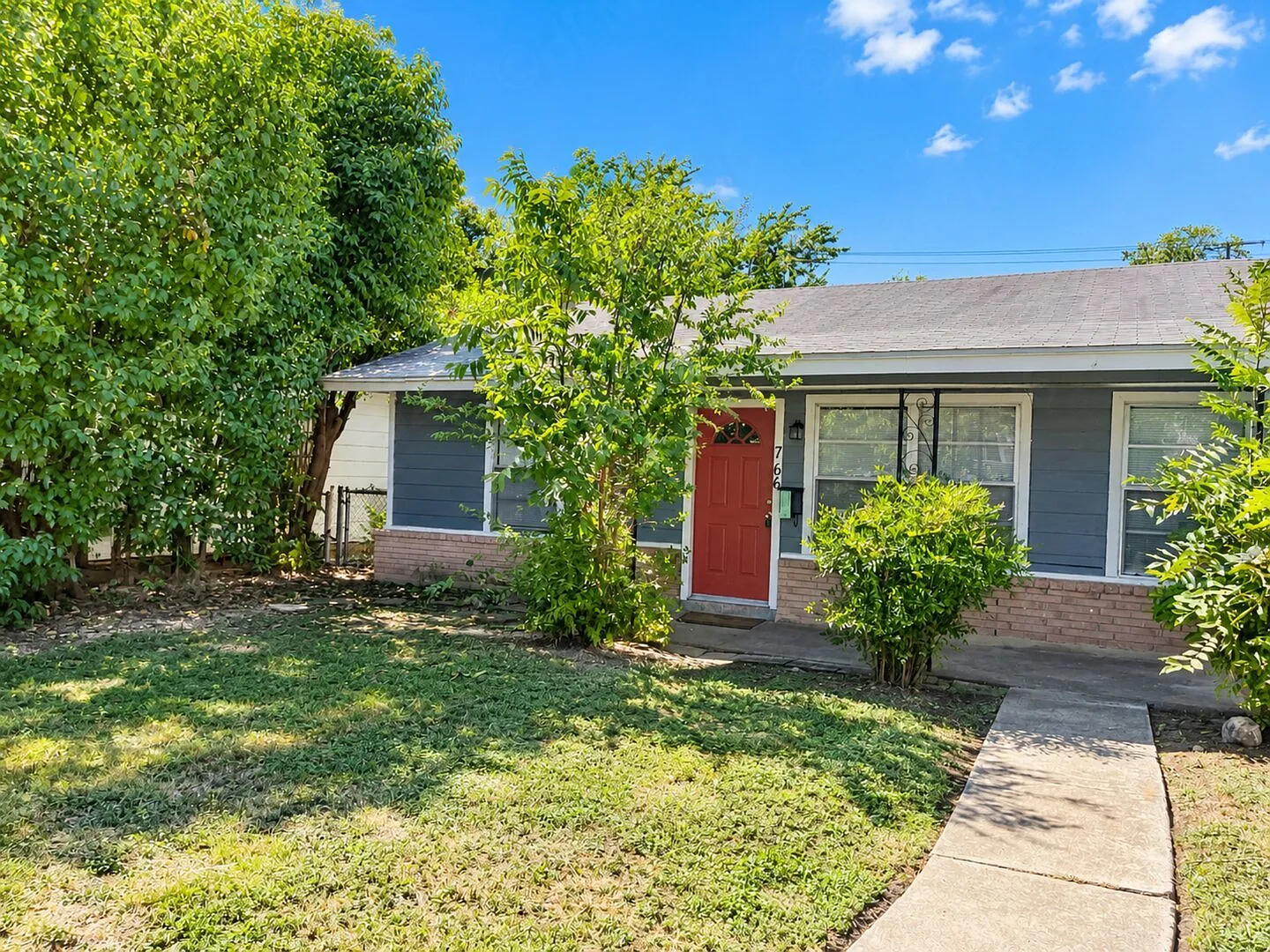 766 Edgebrook, San Antonio, TX 78213 | 2 Bedroom Duplex for Rent — Photo 2
