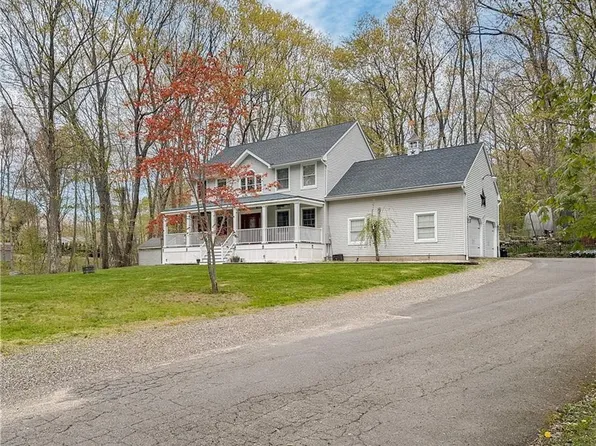 52 Smoke Rise Circle, Prospect, CT 06712