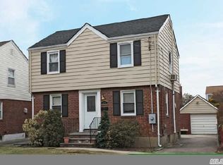 315 White Rd, Mineola, NY 11501