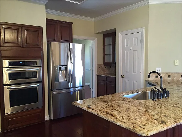 3941 Evesham Dr — Photo 7