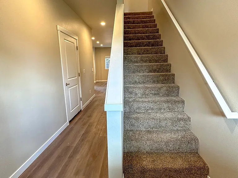 Autumn Woods Apartments — Photo 54