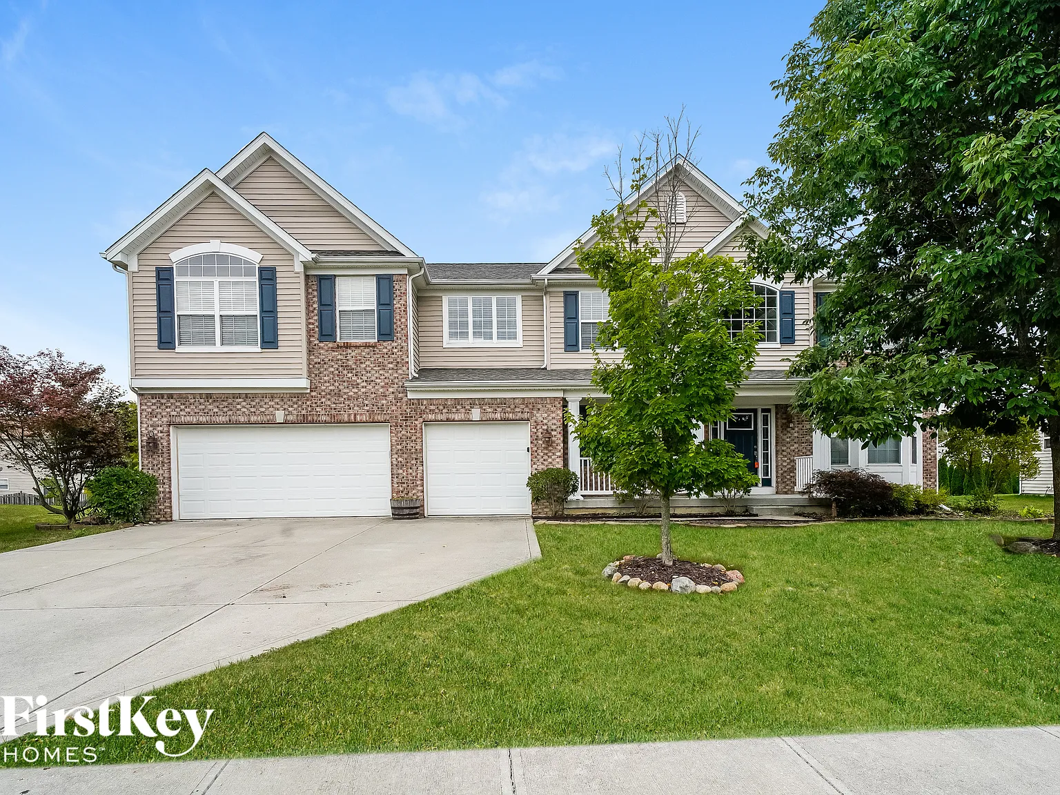4 bed, 2.5 bath, 5474 sqft, $3,875 — Photo 1