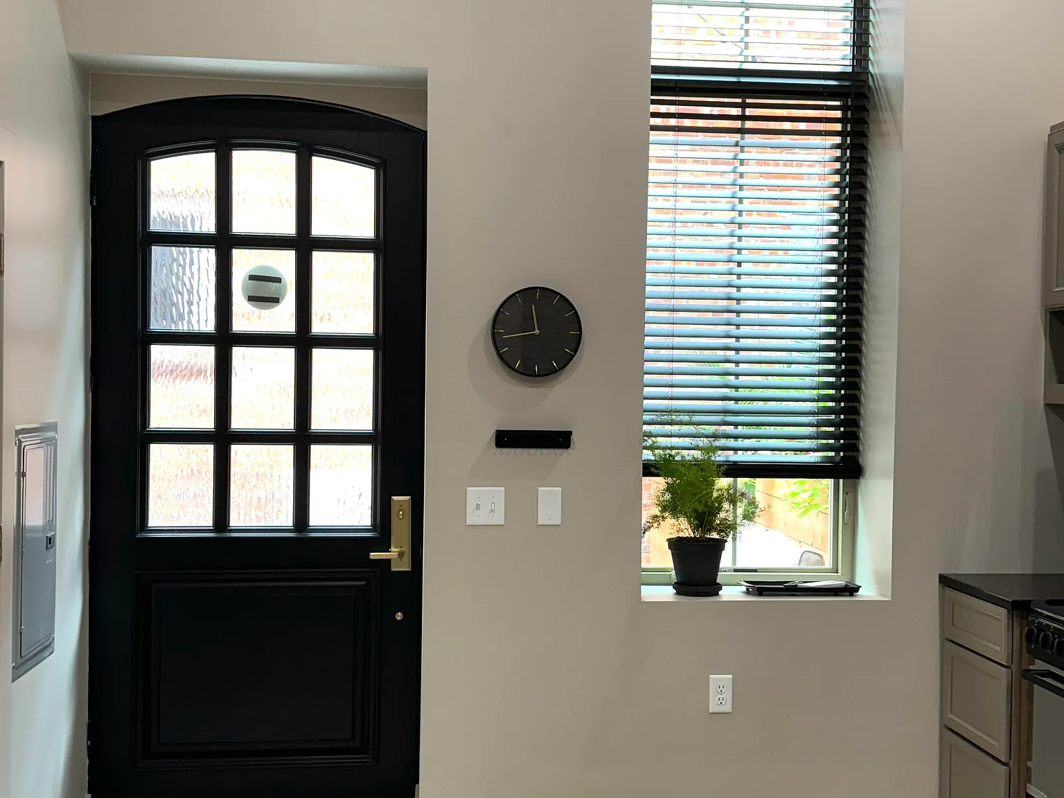 Studio, 385 sqft, $1,500 — Photo 2