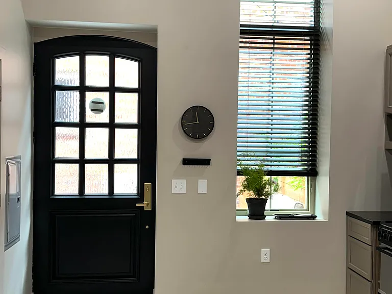 118 W 2nd St #13B — Photo 2