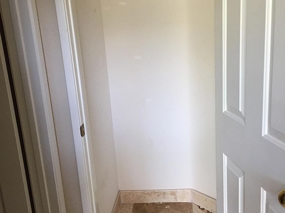 Coat closet
