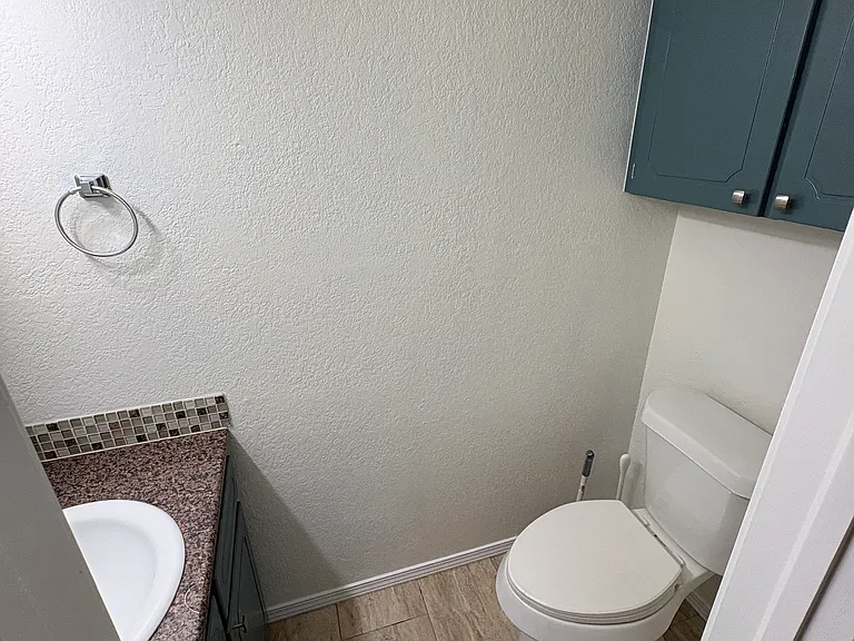 2101 W Gary St — Photo 14
