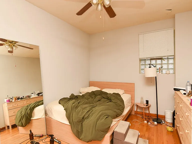 1358 W Barry Ave #W2 — Photo 15