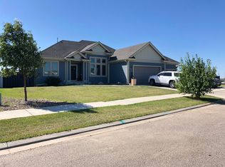 3335 Prairie Commons St, Williston, ND 58801