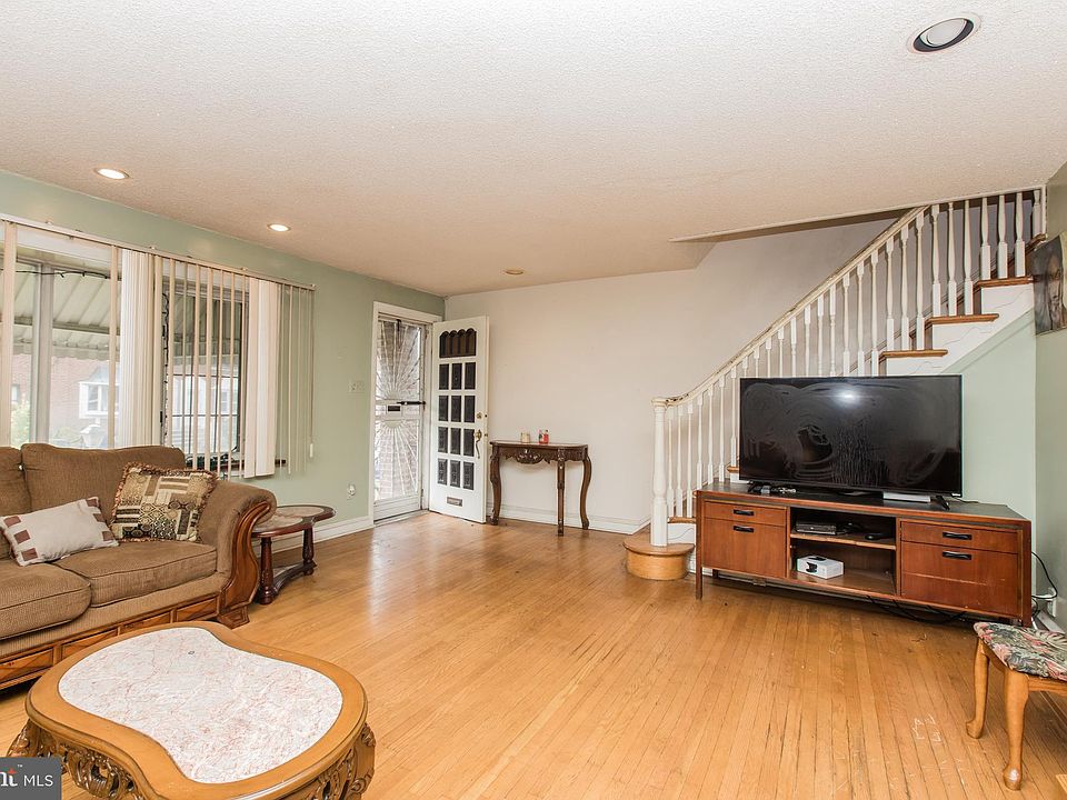 2nd image of 7542 Mayland St