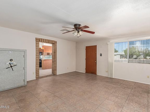 3rd image of 2223 W SUNNYSIDE Avenue