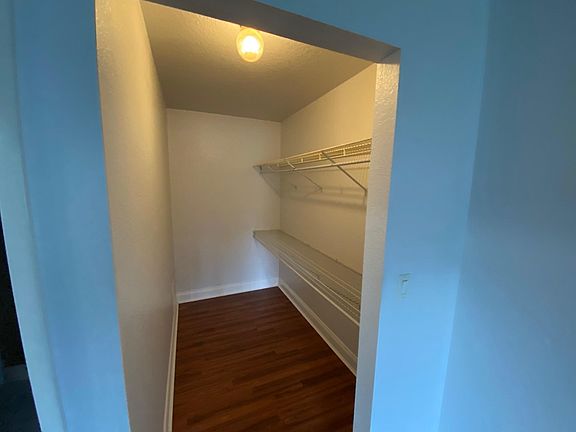 4th image of 2922 Silver Palm Dr