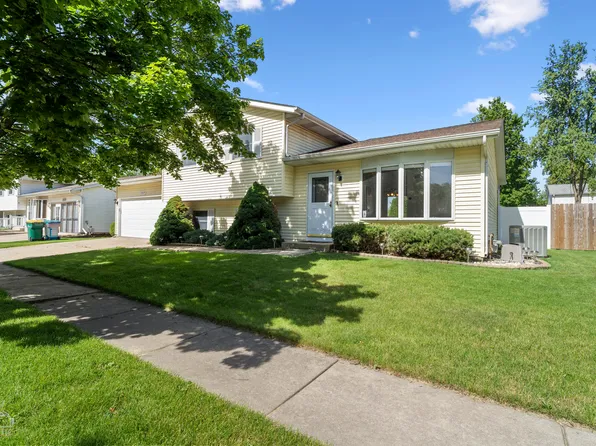 1019 Christine Ct, Joliet, IL 60431