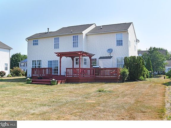 3rd image of 516 Diamond Dr