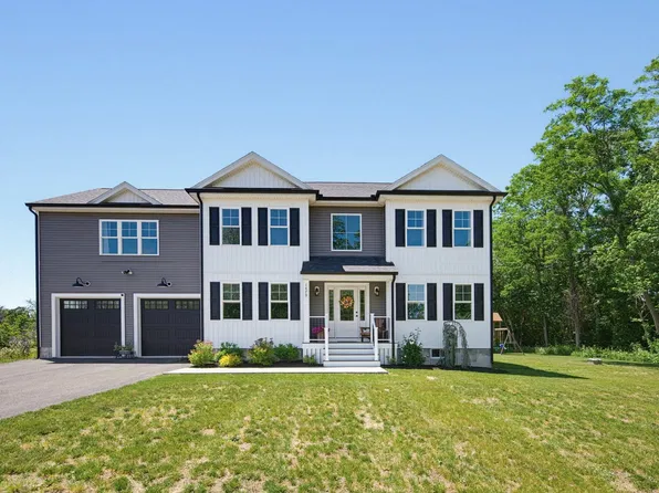 1479 Main St, Acushnet, MA 02743