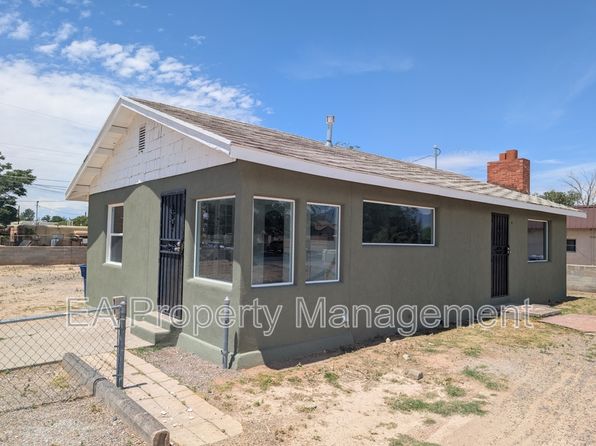 523 Valencia Dr SE