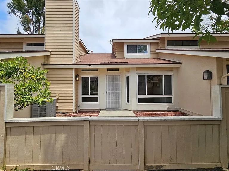 7704 Marbrook Way — Photo 2