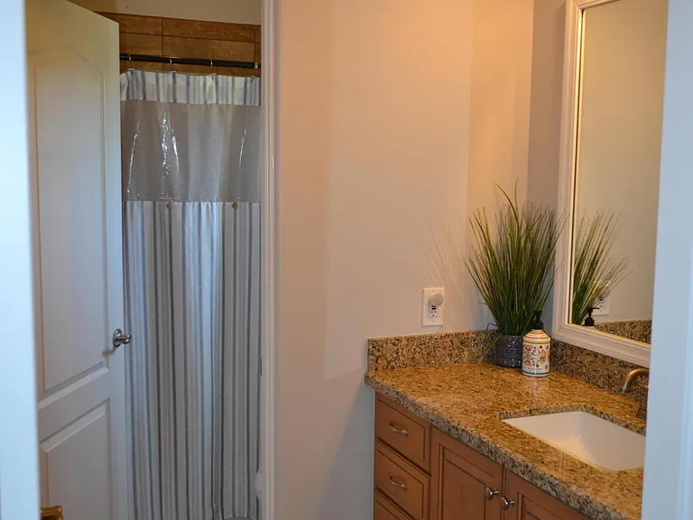 5914 E Broadway Ave — Photo 13