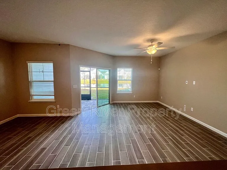375 Boracay Cir — Photo 16