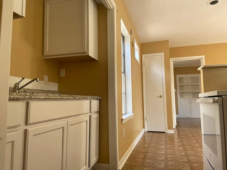 1501 N Travis St #3 — Photo 4