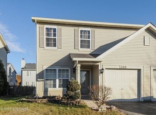 723 S Bayles Dr, Romeoville, IL 60446