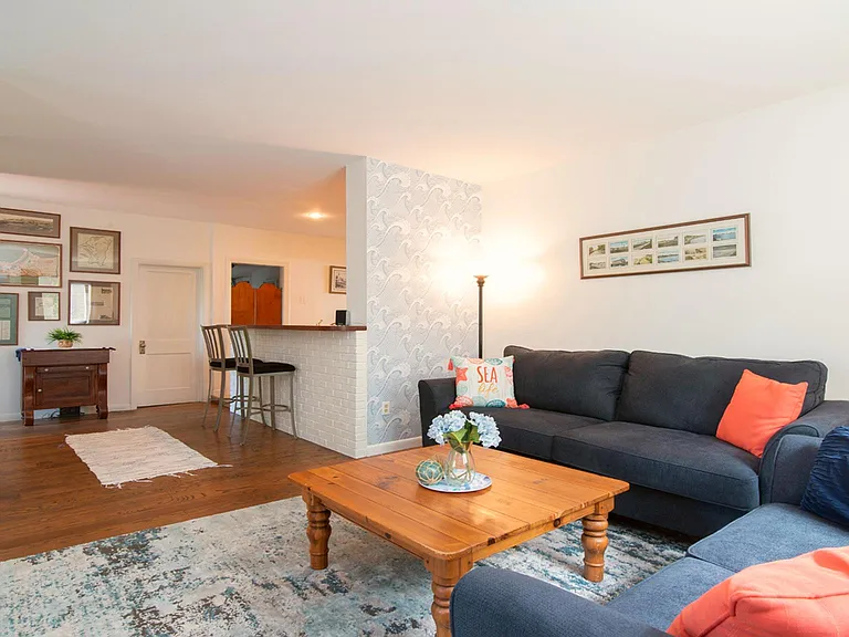 86 E Shore Ave — Photo 13