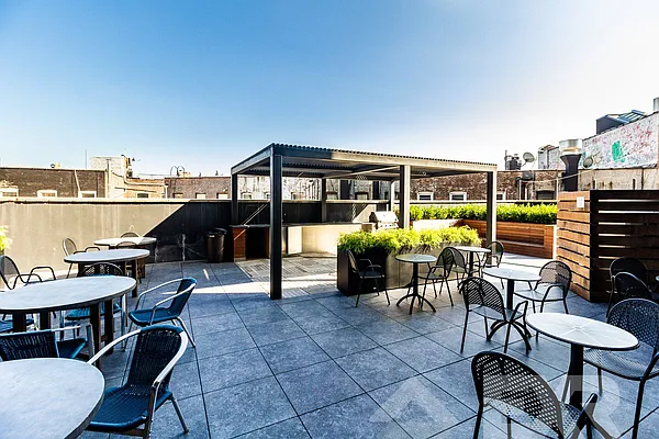 Rented by Tapiro Realty | media 67