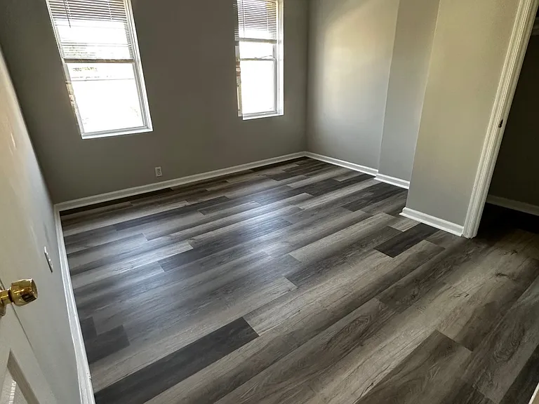 1131 W Cross St #3 — Photo 3