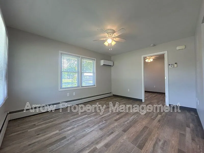 Building Photo - 407 H St #7-2