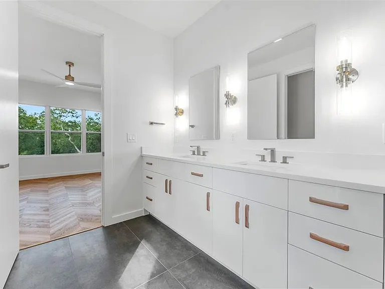102 W Adalee St #4 — Photo 21