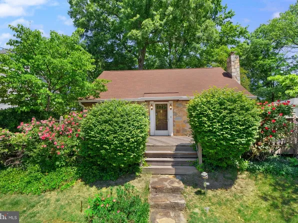 2602 Stone Hedge Dr, Alexandria, VA 22306