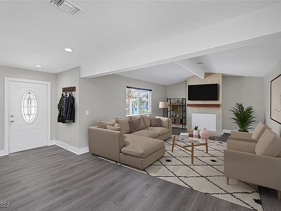 3rd image of 2407 Bonita Ln