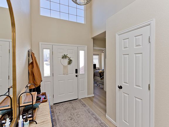 3rd image of 528 Park Ridge Ct